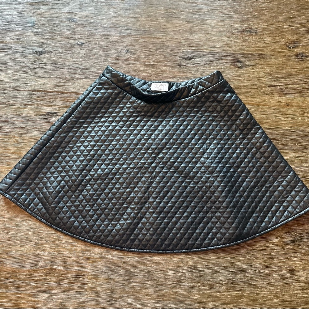 Girls Quilted Black Skirt size M (7/8)